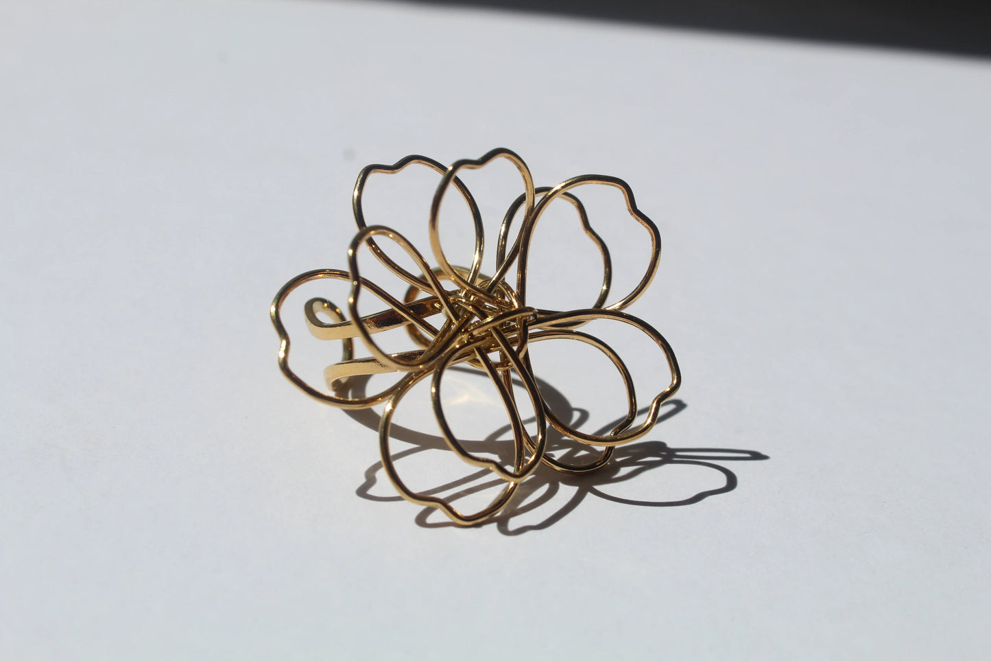 Anillos BLOOM OUTLINE en dorado de Soul&Gold