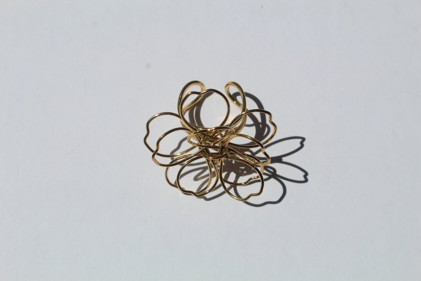 Anillos BLOOM OUTLINE en dorado de Soul&Gold