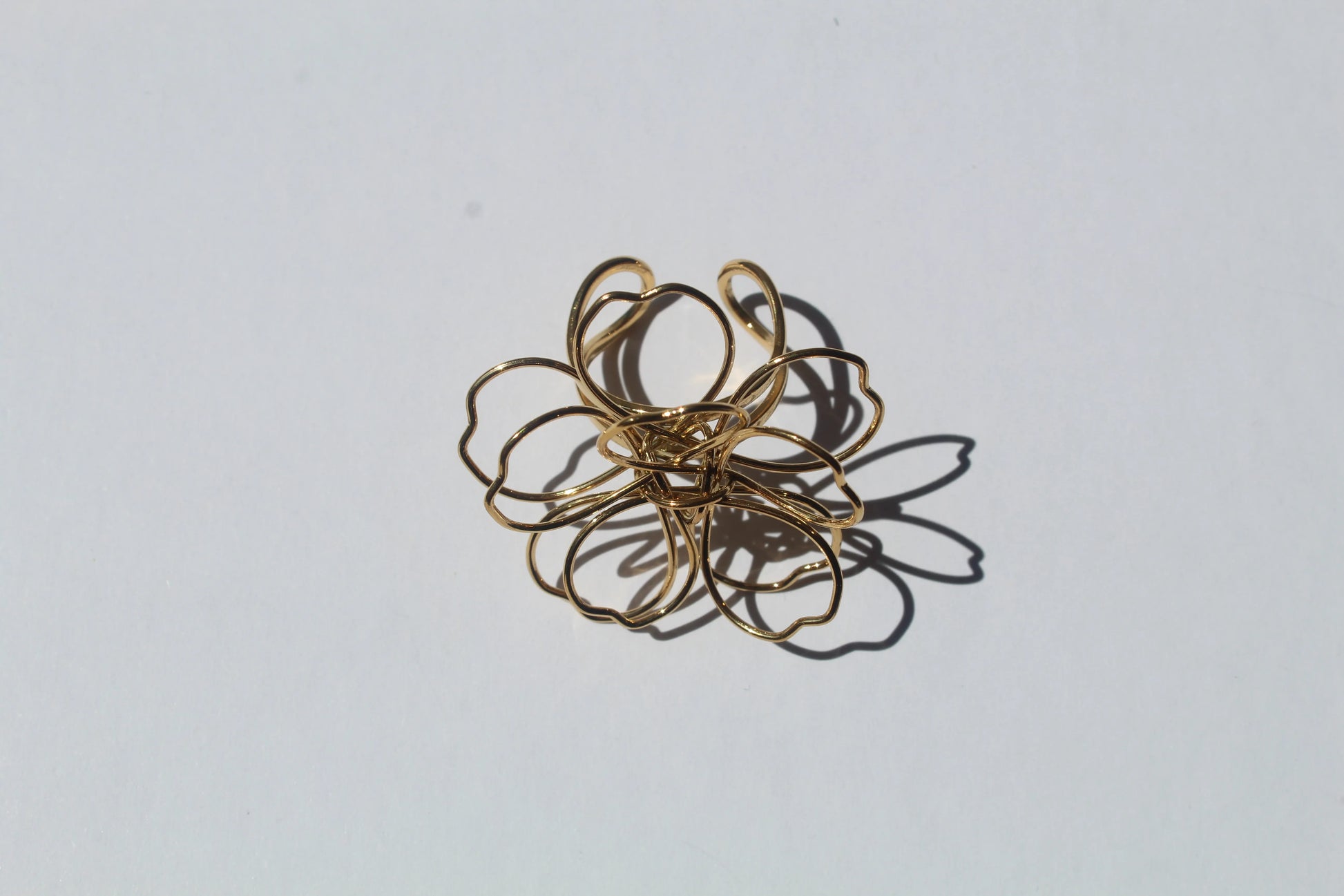 Anillos BLOOM OUTLINE en dorado de Soul&Gold